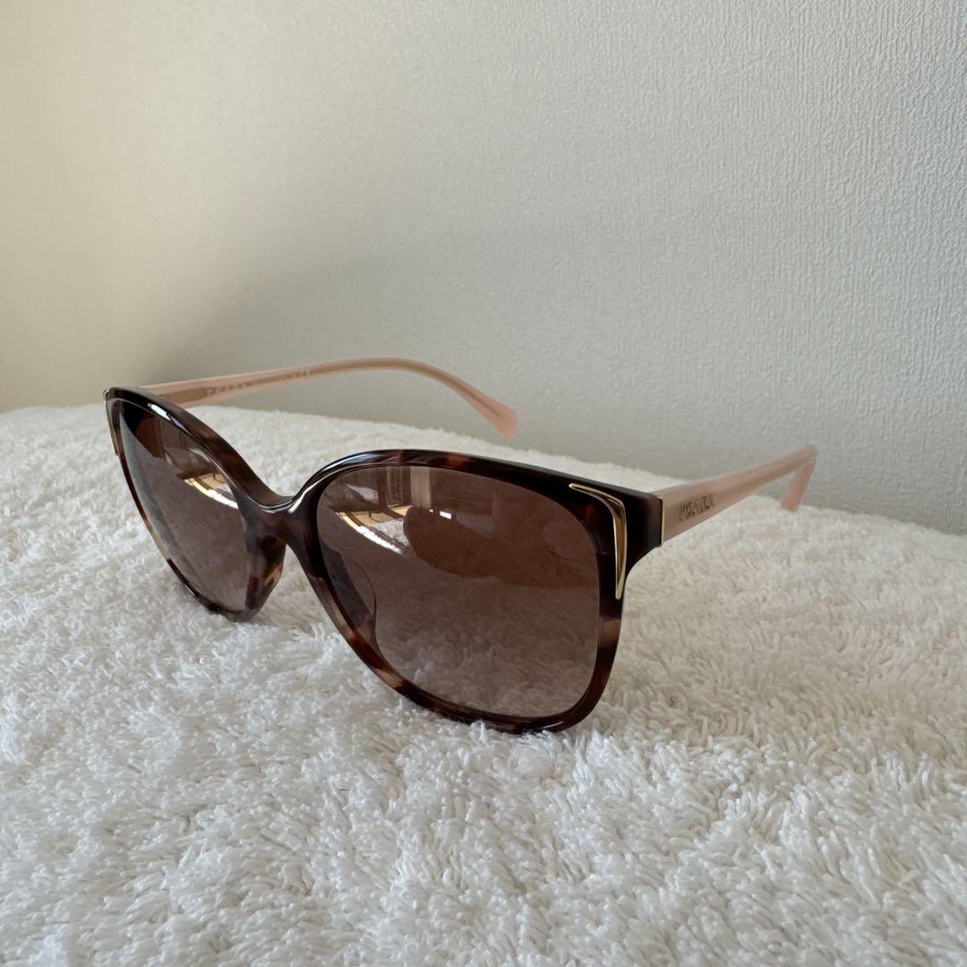 PRADA キャットアイフレームサングラス 【関税込】 PRADA】キャットアイロゴサングラス☆国内発関税込