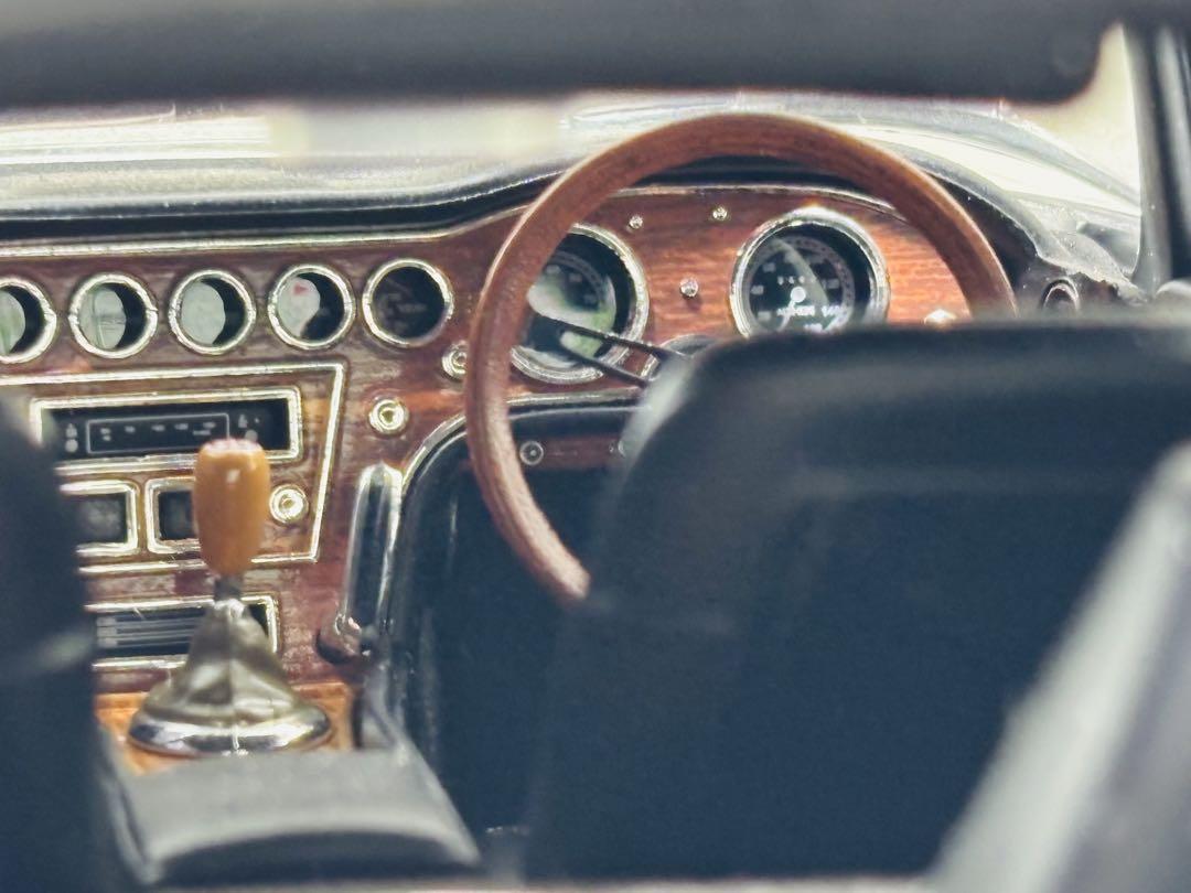 ケ*読様 1/18 AUTOart オートアートTOYOTA 2000GT 大型