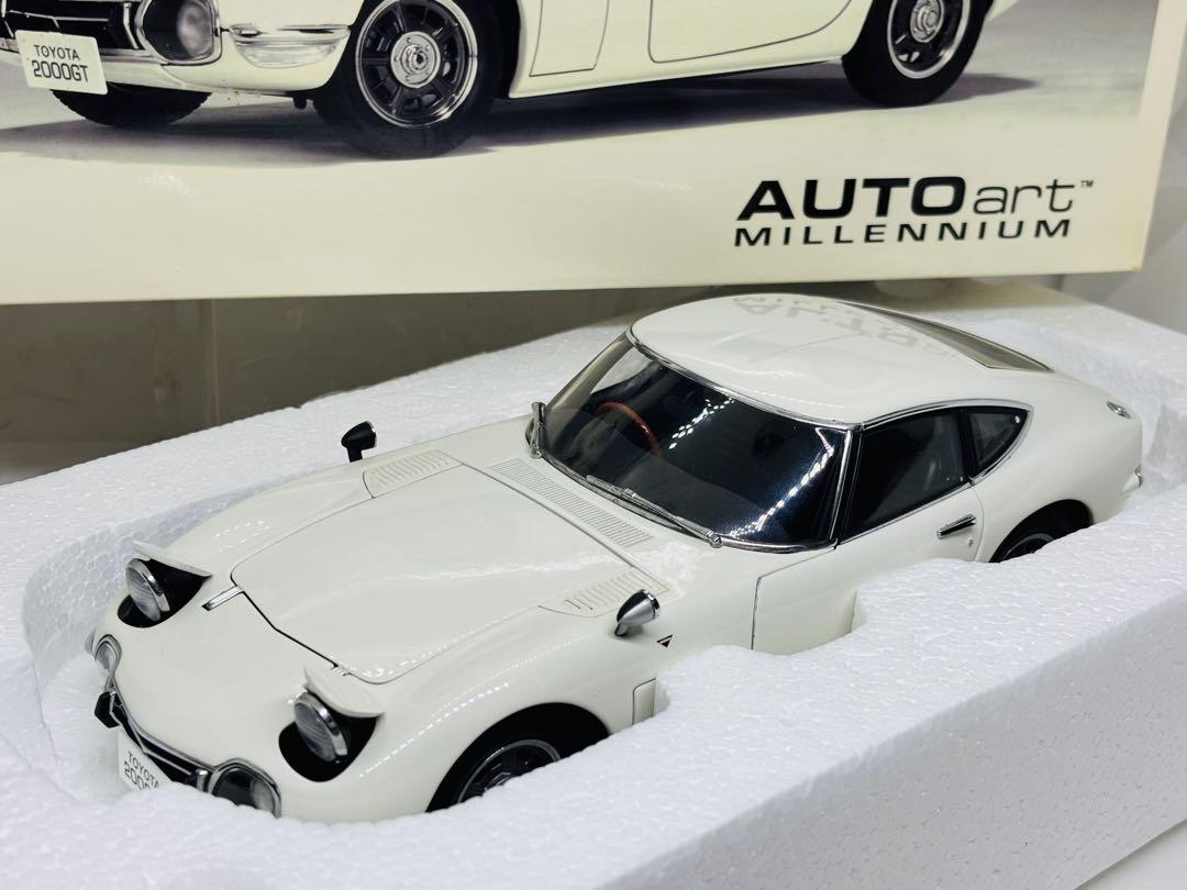 ケ*読様 1/18 AUTOart オートアートTOYOTA 2000GT 大型
