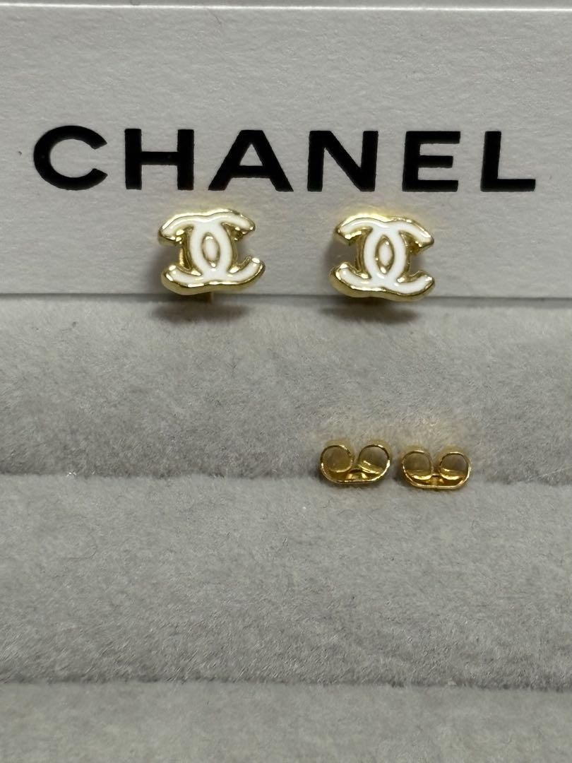 CHANEL CCロゴスタッドピアス すぐ届く*国内発送【CHANEL】シャネル スタッド ピアス CCロゴ