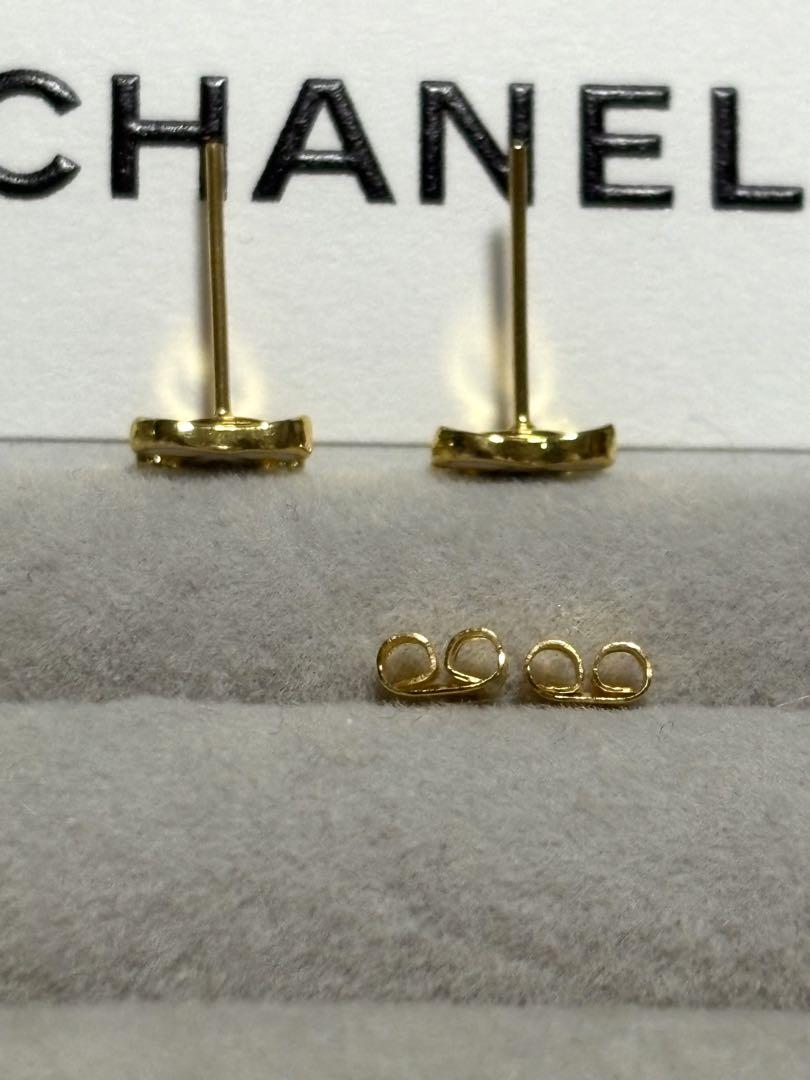 CHANEL CCロゴスタッドピアス すぐ届く*国内発送【CHANEL】シャネル スタッド ピアス CCロゴ