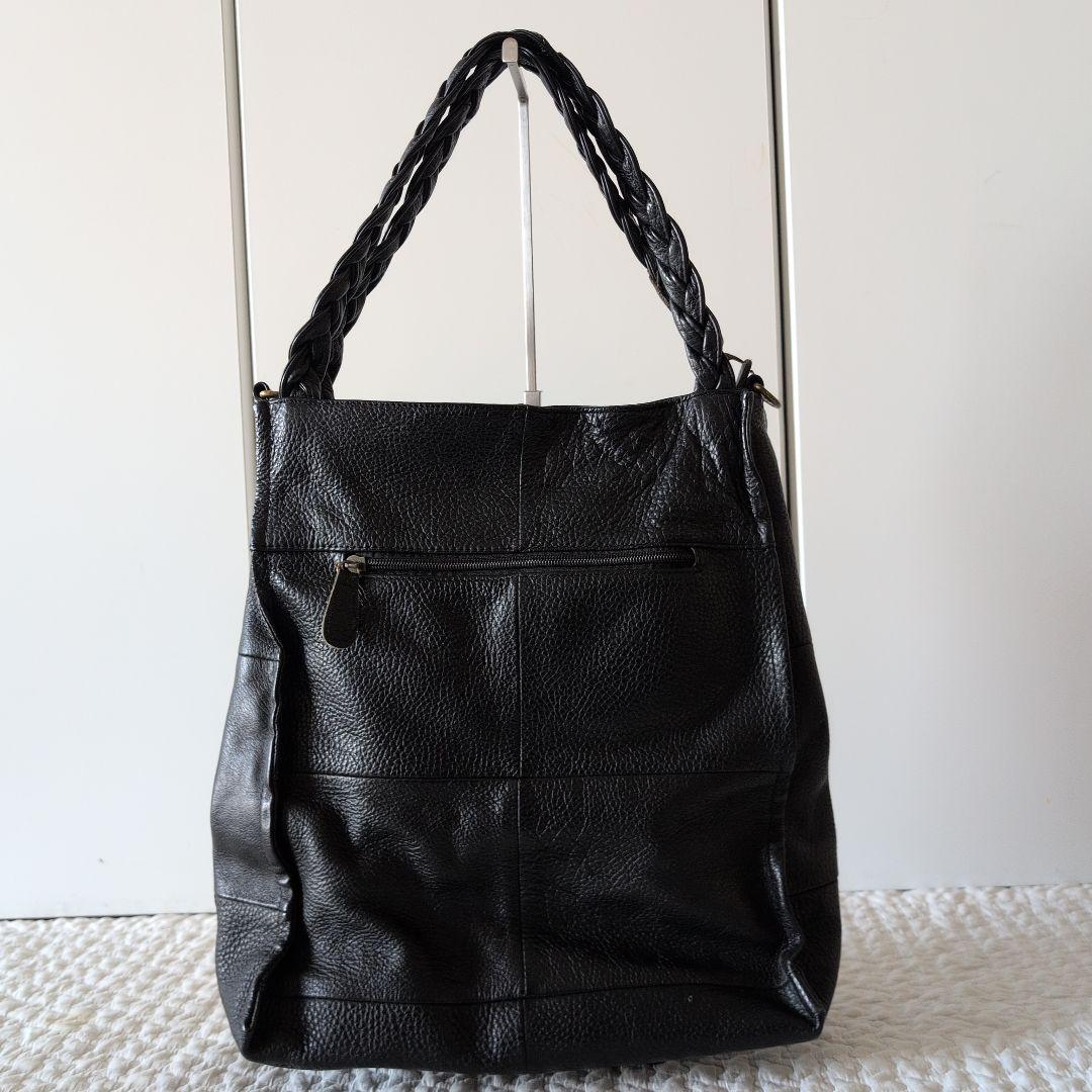 上質な本革　レザーハンドバッグ　縦長　ブラック 肩掛け