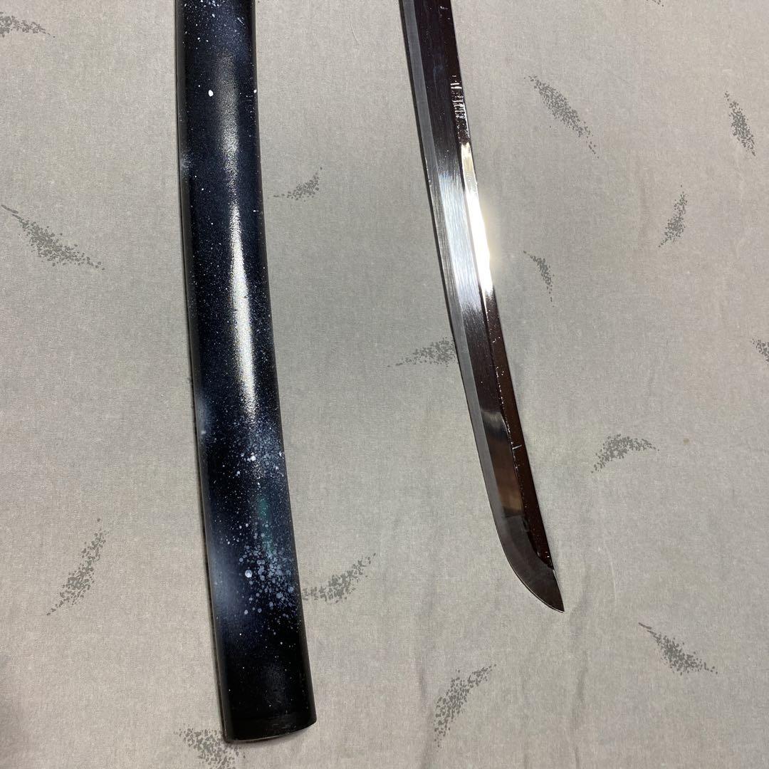 上級模造刀大刀 白黄柄 鶴松楕円鍔 粉雪彫絵黒呂鞘