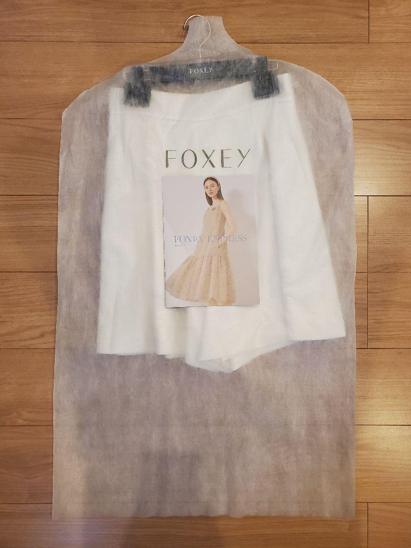 美品　FOXEY ツイードキュロット　40 フォクシー キュロット ツイード ほぼ新品です 40 ホワイト