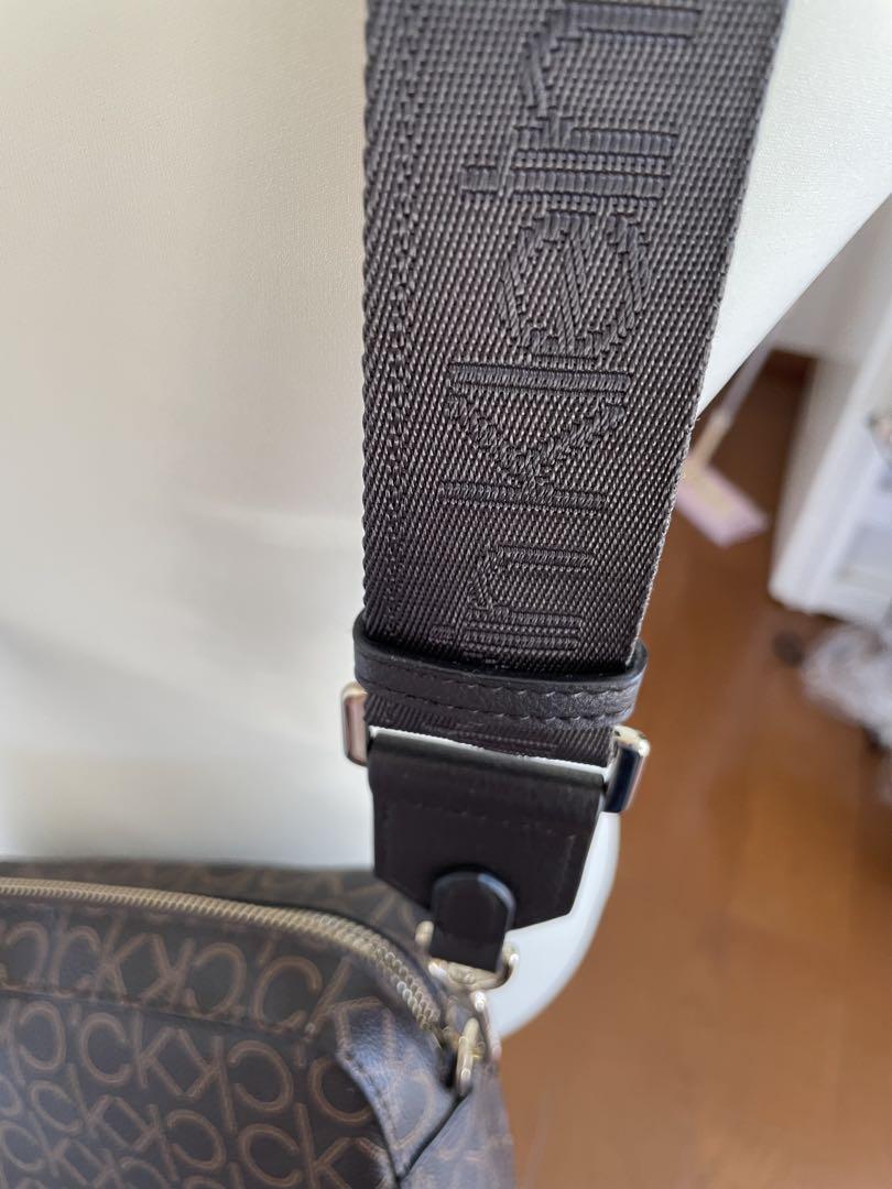 Calvin Klein ロゴ入りショルダーバッグ