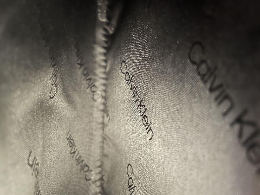 Calvin Klein ロゴ入りショルダーバッグ