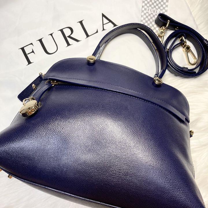 ✨大人気✨美品✨フルラ　パイパー　M 2way ショルダーバッグ　ネイビーブルー