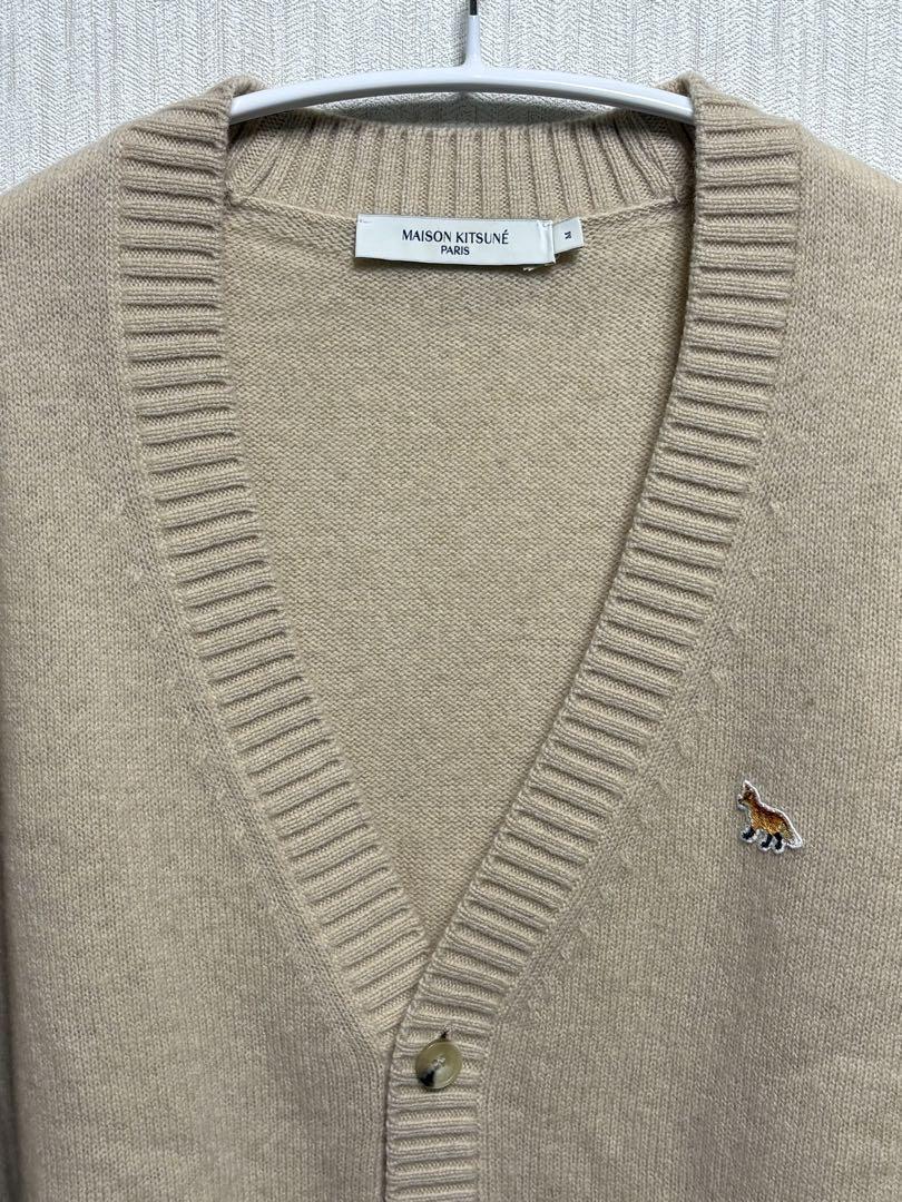 MAISON KITSUNÉ ベージュ Vネックカーディガン