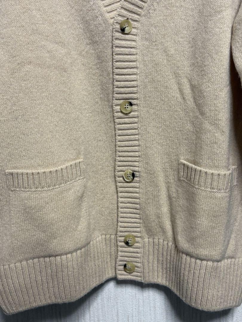 MAISON KITSUNÉ ベージュ Vネックカーディガン