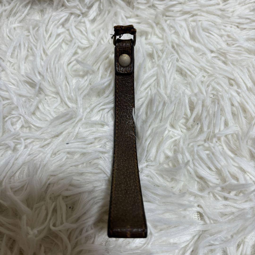 ベージュ