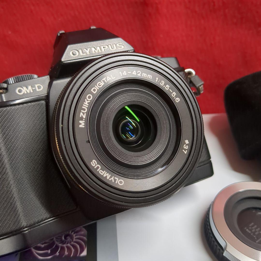 OLYMPUS ミラーレス一眼 OM-D E-M5 ブラック 14-42mm