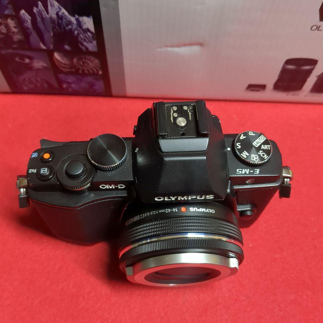 OLYMPUS ミラーレス一眼 OM-D E-M5 ブラック 14-42mm
