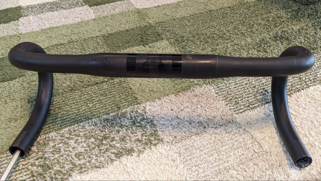 カーボンハンドルバー