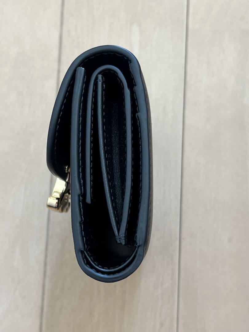 【新品未使用】CELINE トリオンフ ブラック 三つ折り財布