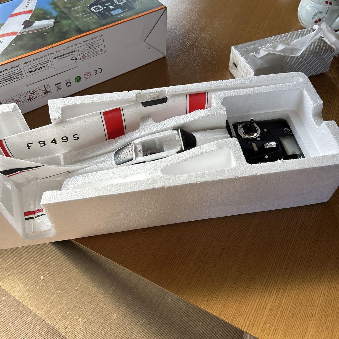 ラジコン飛行機 CESSNA-182 送信機付き