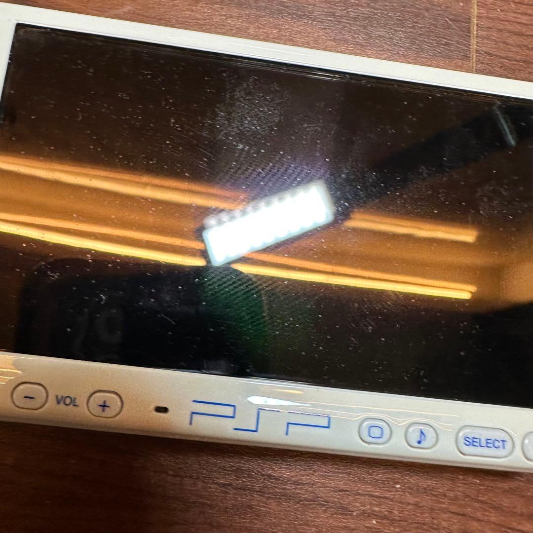 PSP 3000 本体 ホワイト/ブルー 5132 PSP 3000 本体 ホワイト/ブルー 5132