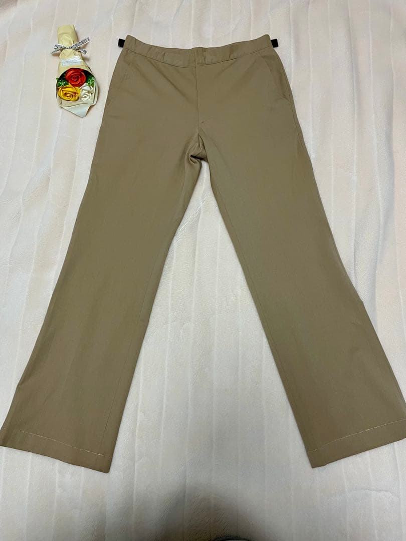 Prada ベージュ ワイドパンツ サイズ44 Prada ベージュ ワイドパンツ サイズ44