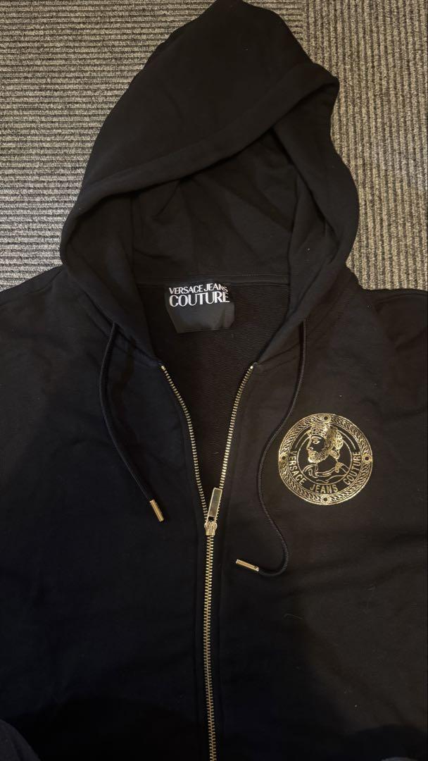 VERSACE JEANS COUTURE ブラックパーカー