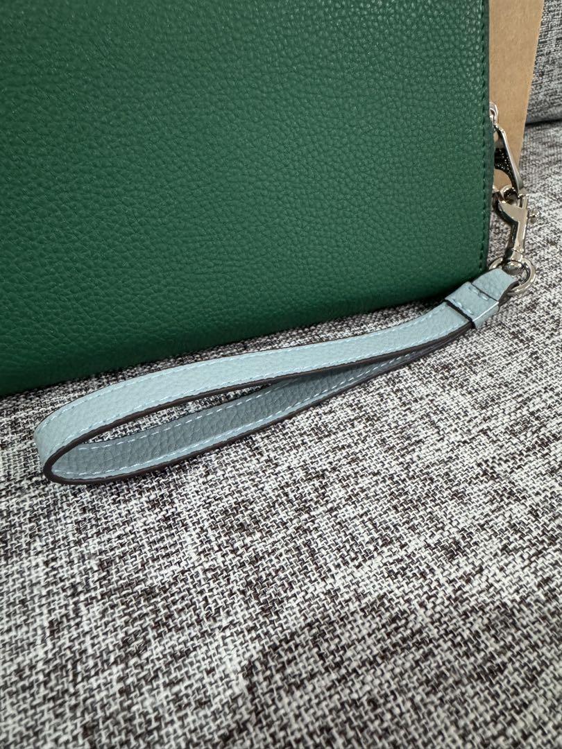 優先の方あり 新品 COACH グリーン長財布 レディース プレゼント