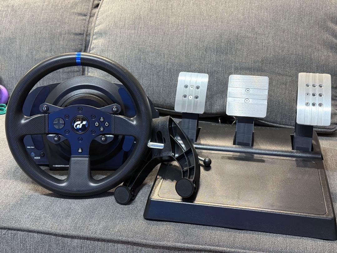 スラストマスター T300RS GTエディション