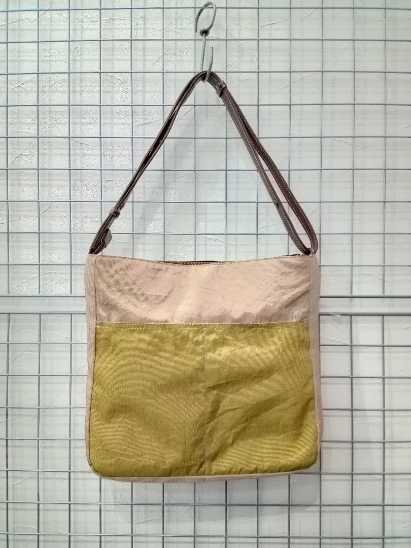 IBIZA　イビザ　ショルダーバッグ　長さ調節可能