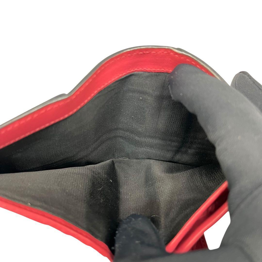 レア✨プラダ 二つ折り財布 サフィアーノレザー バイカラー 黒 ピンク レア✨プラダ 二つ折り財布 サフィアーノレザー バイカラー 黒 ピンク