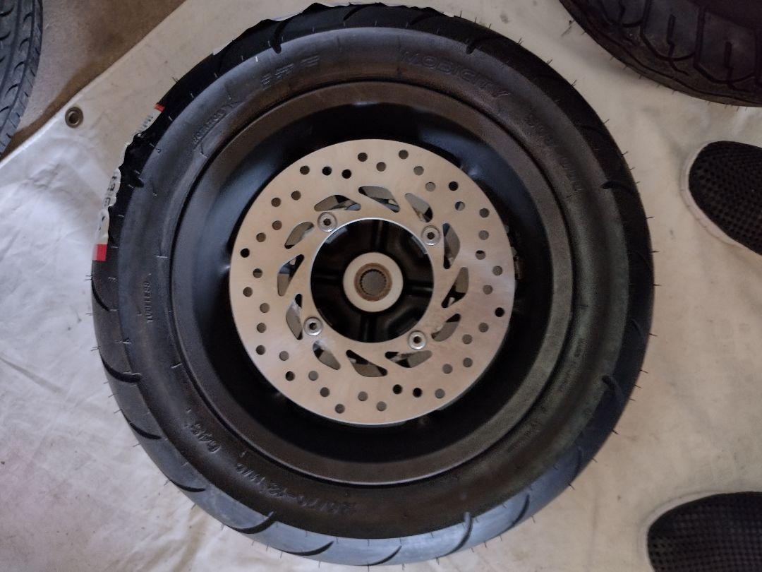 フォルツァ　MF10　前後ホイール、タイヤセット