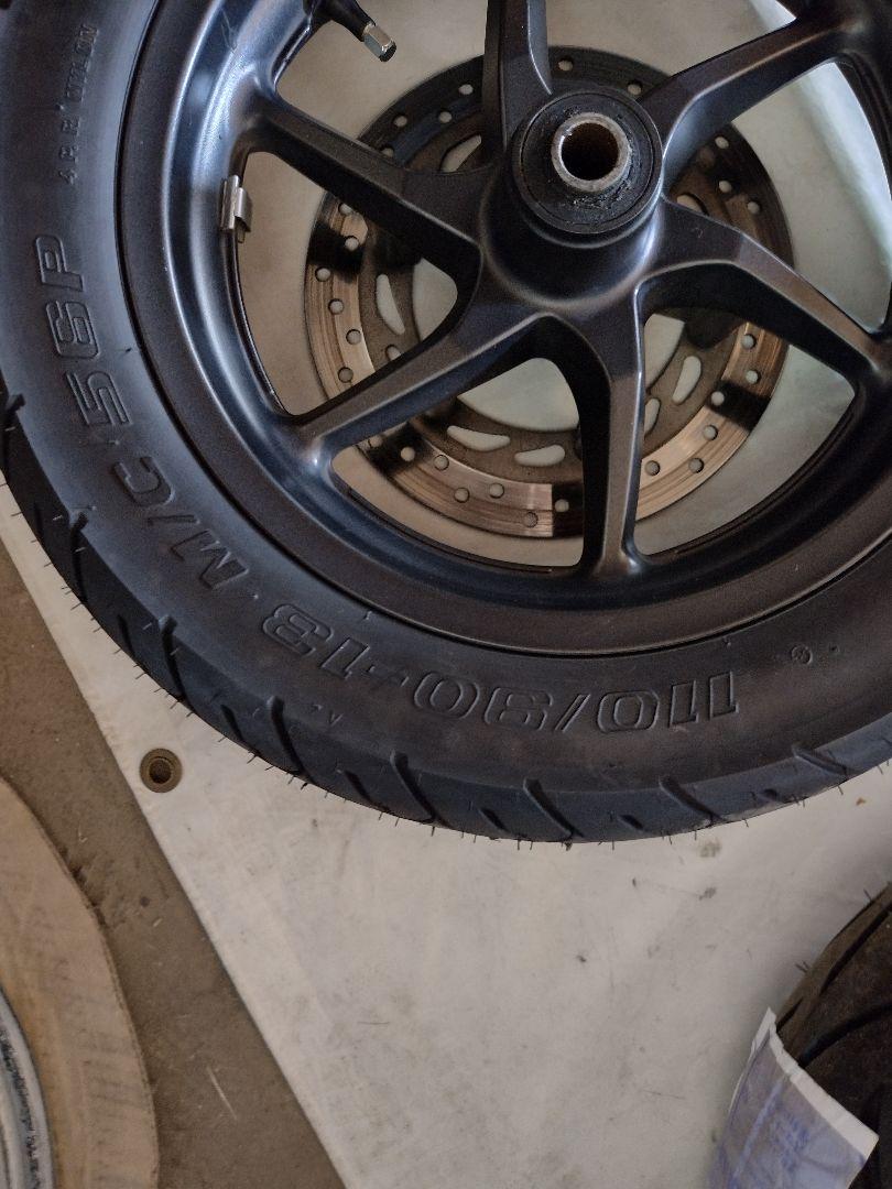 フォルツァ　MF10　前後ホイール、タイヤセット
