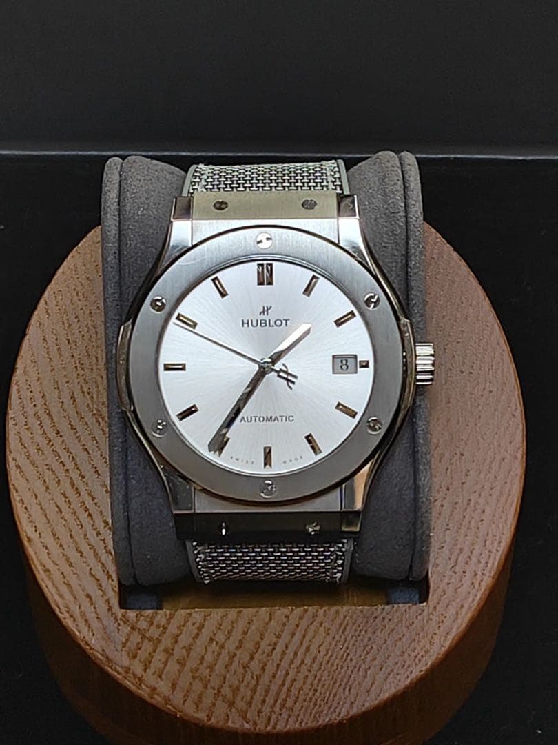 HUBLOT クラシック・フュージョン エッセンシャル グレー【オンライン限定】