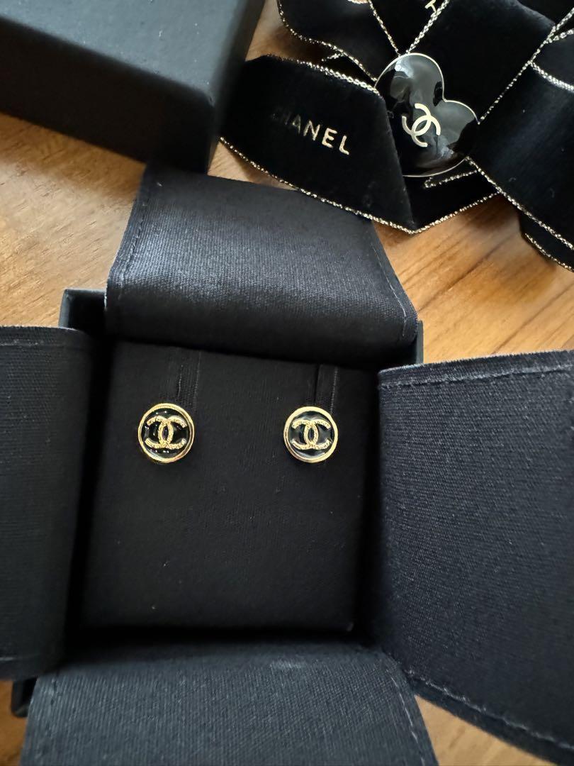 CHANEL シンプルCCマークピアス