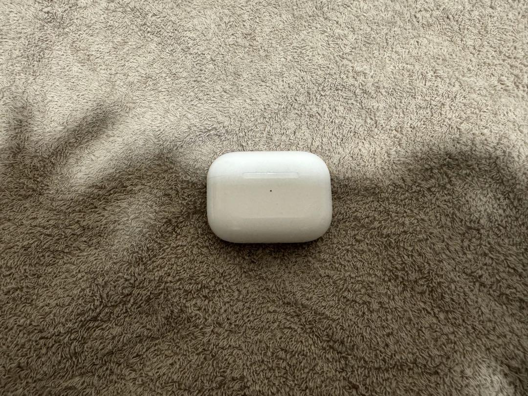 iPhone12 Proと8とAirPods-日本 限定