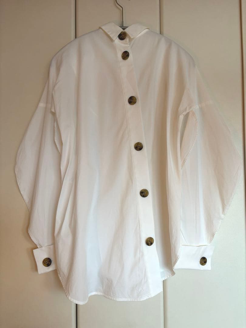 エンフォルド　前後ろボタン袖内側カットブラウス　ホワイト　enfold