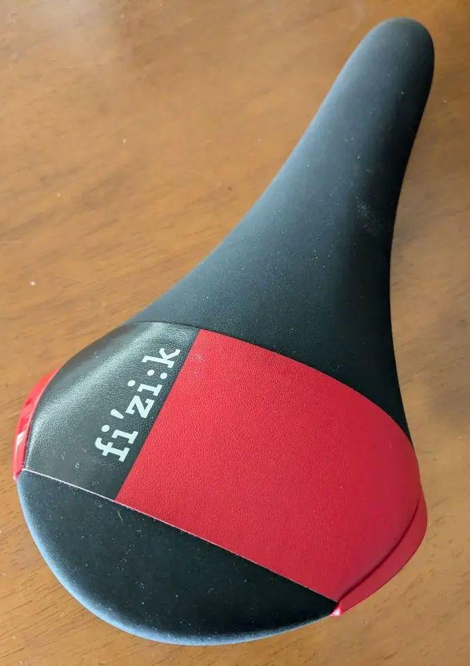 フィジークサドルR5未使用