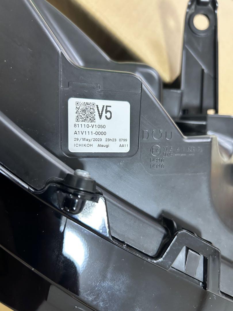 ヴォクシー 90系 右ライト リフレクター式LED V5