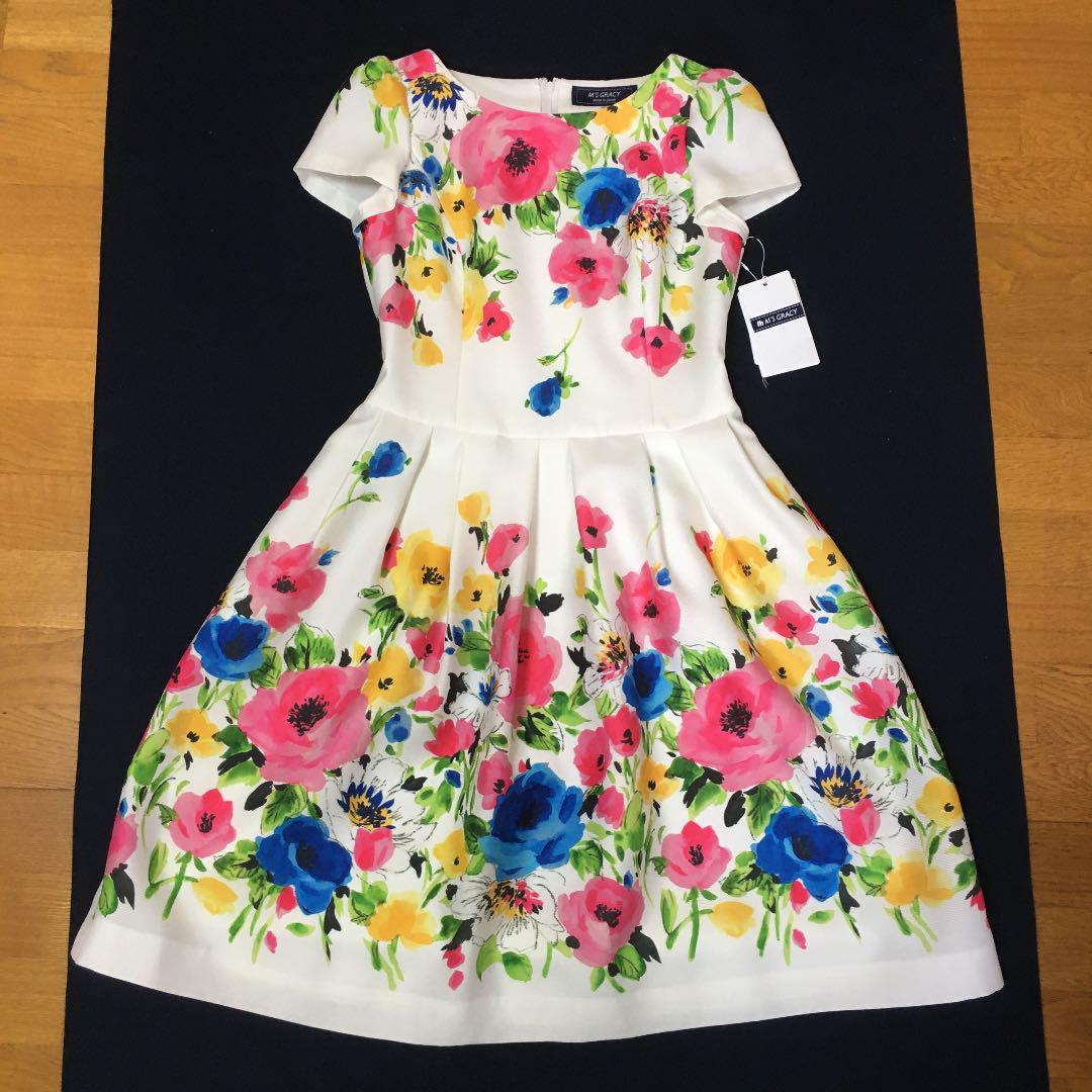 当社の 週末価格エムズグレイシー40チェックとお花がかわいい