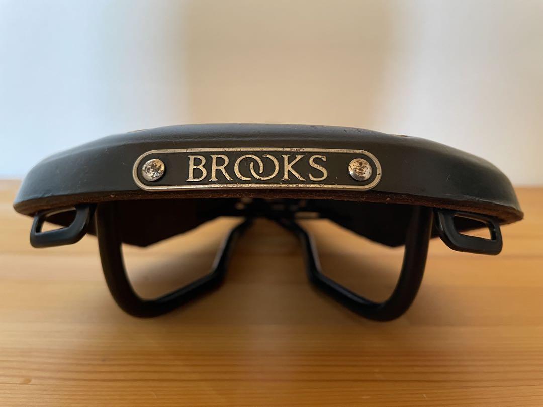 BROOKS 黒