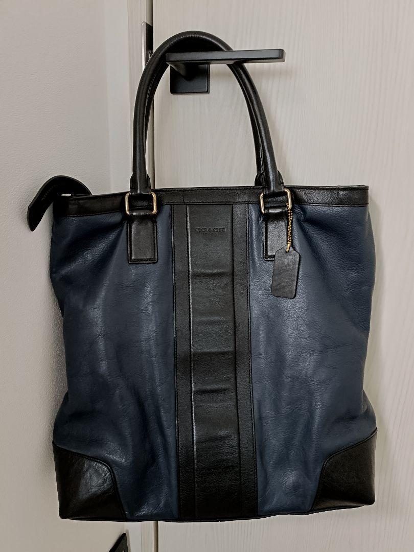 COACH ブラック レザートートバッグ未使用です超お買い得です。 COACHレザートートバッグ ネイビー✕ブラック - メルカリ