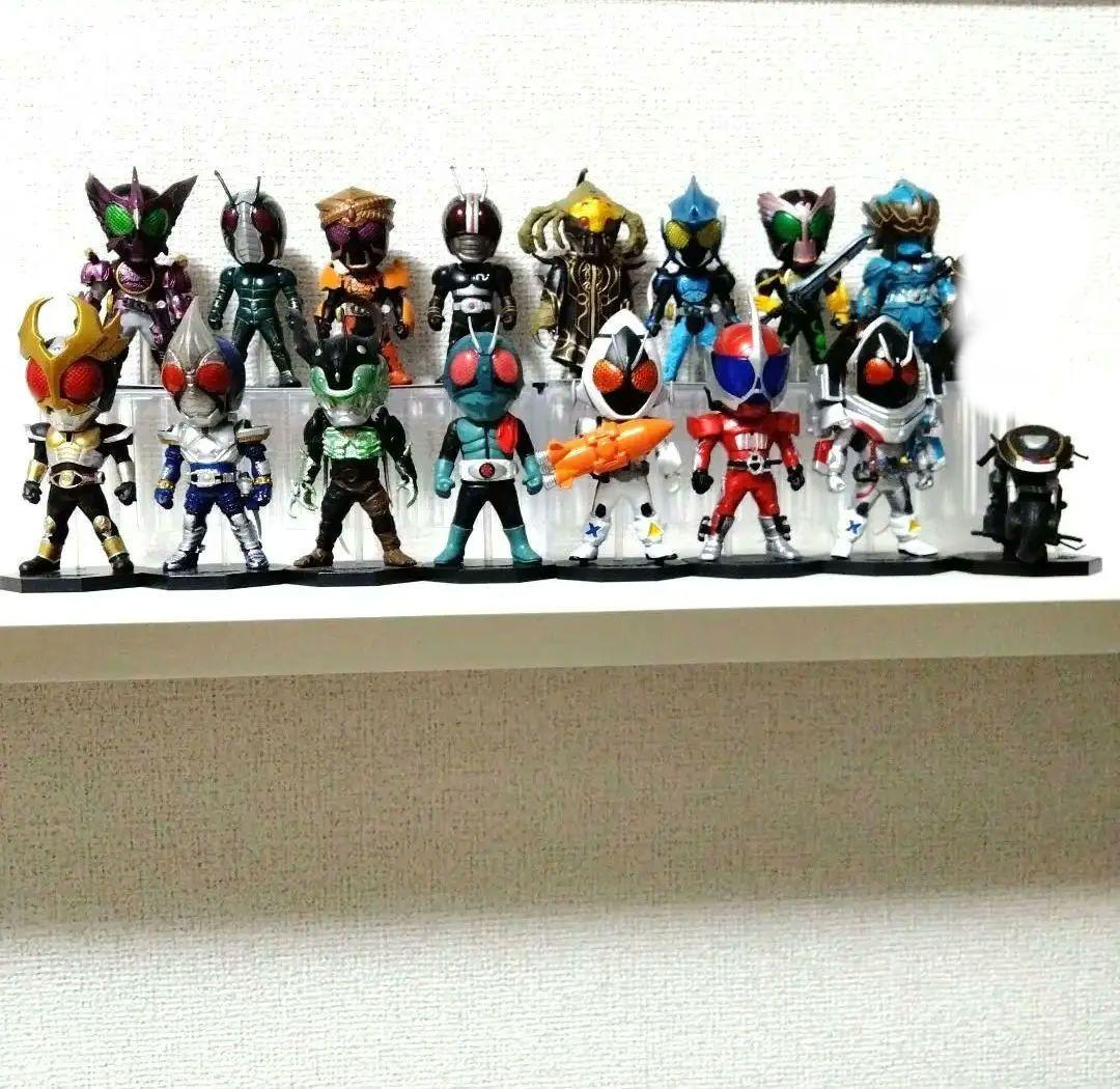 仮面ライダー  ワールドコレクタブル　フィギュア　31体＋2台