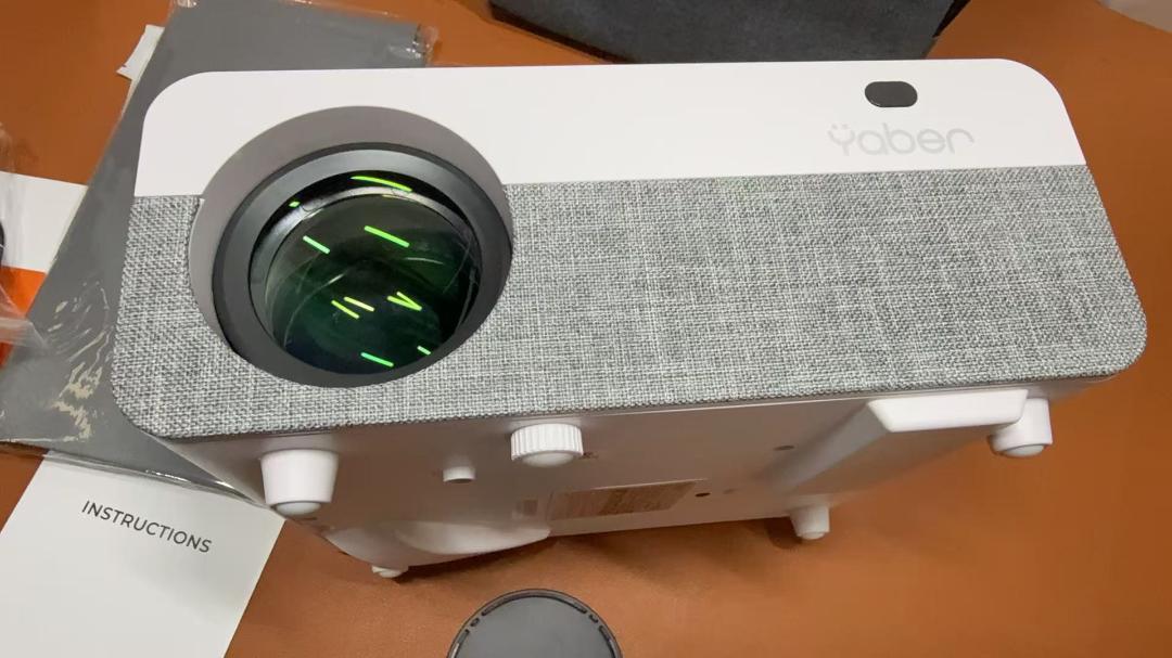 Yaber Pro Y9 プロジェクター リモコン付 15000LM 1080P - メルカリ
