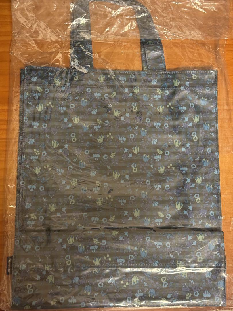 新品・タグ付きファミリアリバティトートバッグMサイズ