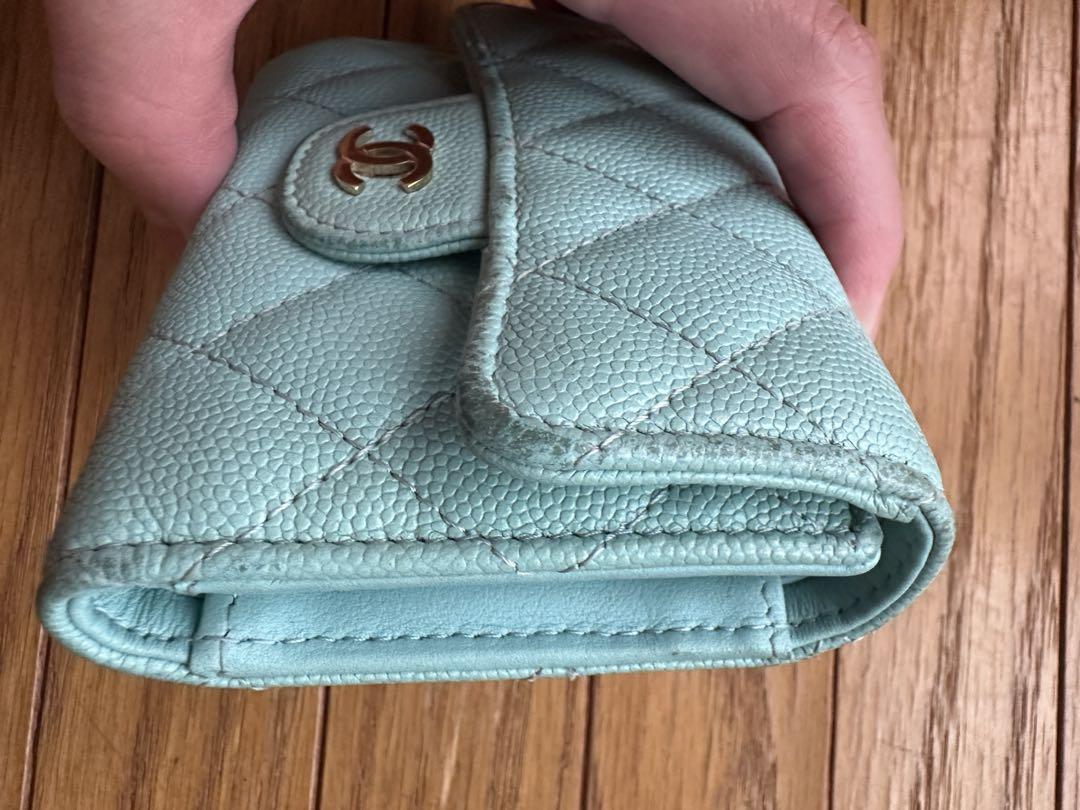 CHANEL 3つ折財布　マトラッセ　キャビアスキン