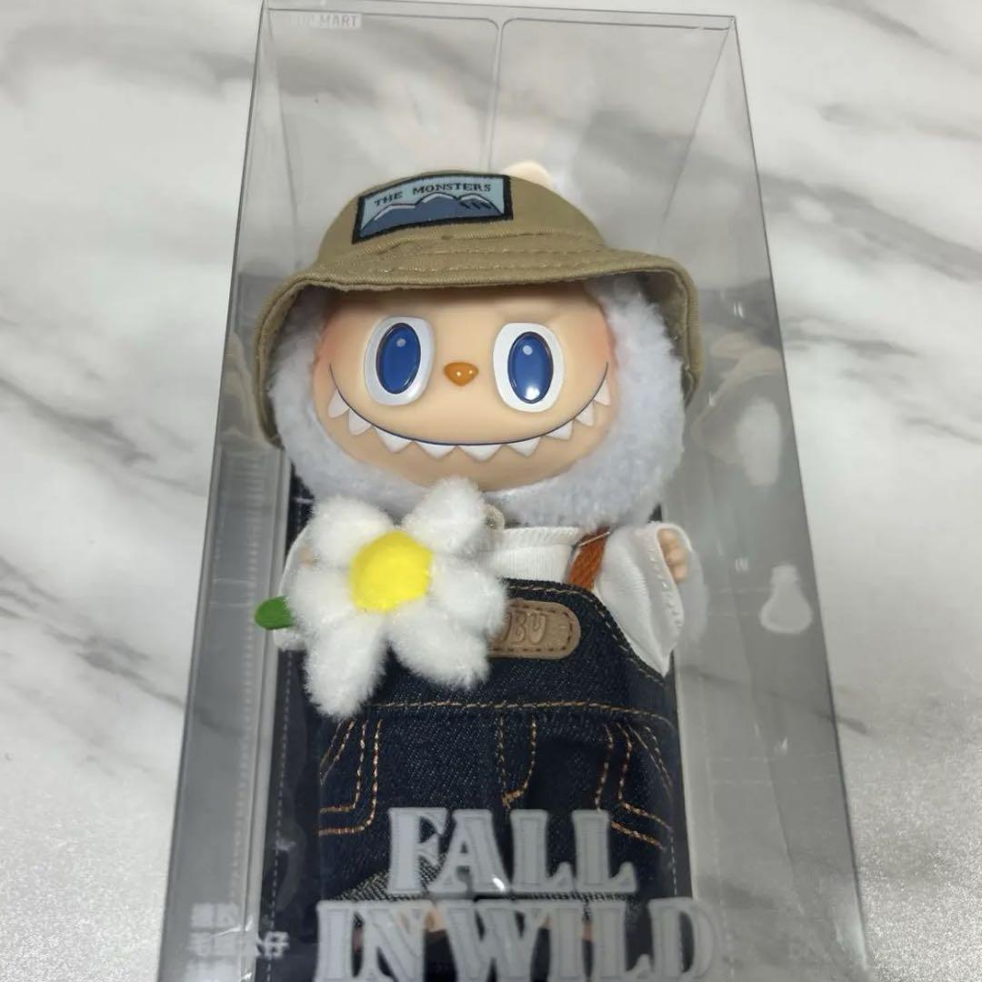 labubu ラブブ fall in wild ぬいぐるみ 正規品 ラブブ FALL IN WILD ぬいぐるみペンダント - メルカリ