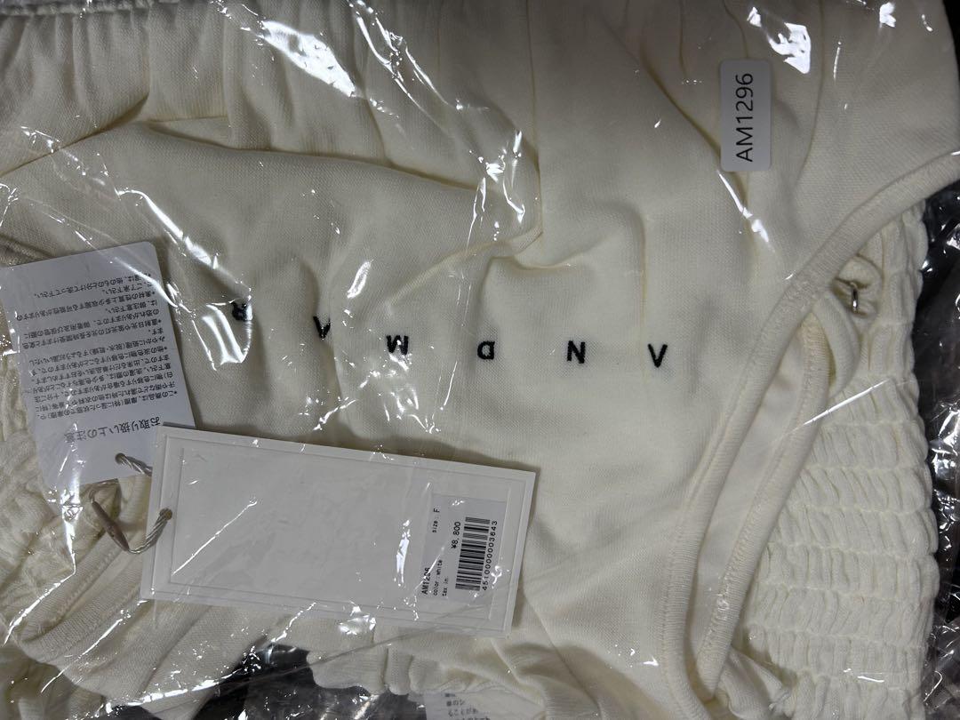 即日発送ホワイトAmi shirring logo tops andmary