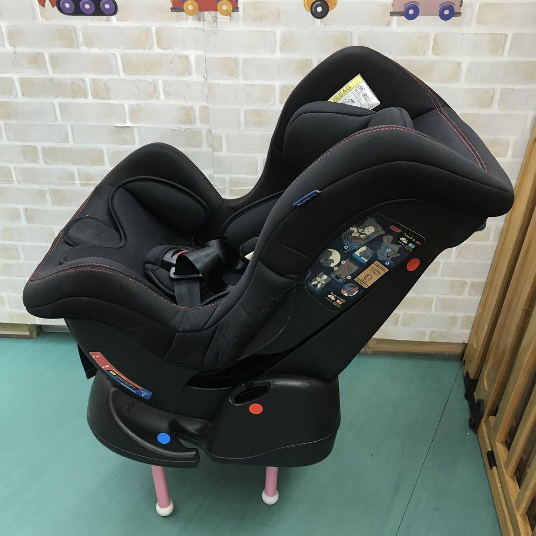 ネビオ　チャイルドシート　新生児から