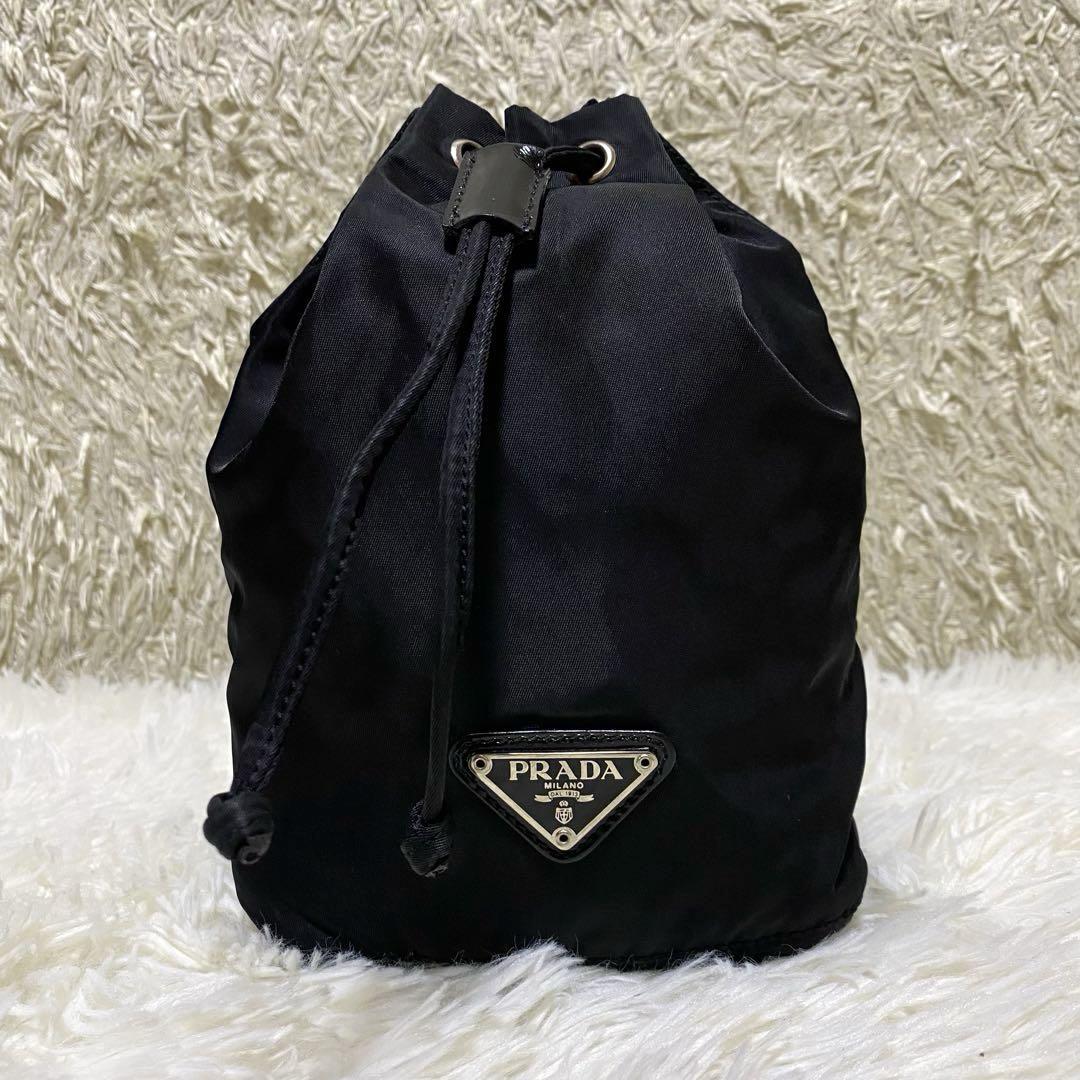 PRADA プラダ 巾着 ポーチ ブラック 三角ロゴ ロゴプレート ナイロン 黒