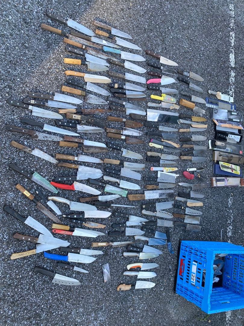 包丁セット 多数のデザインと材質 21kg ぐらいですやや傷や汚れあり