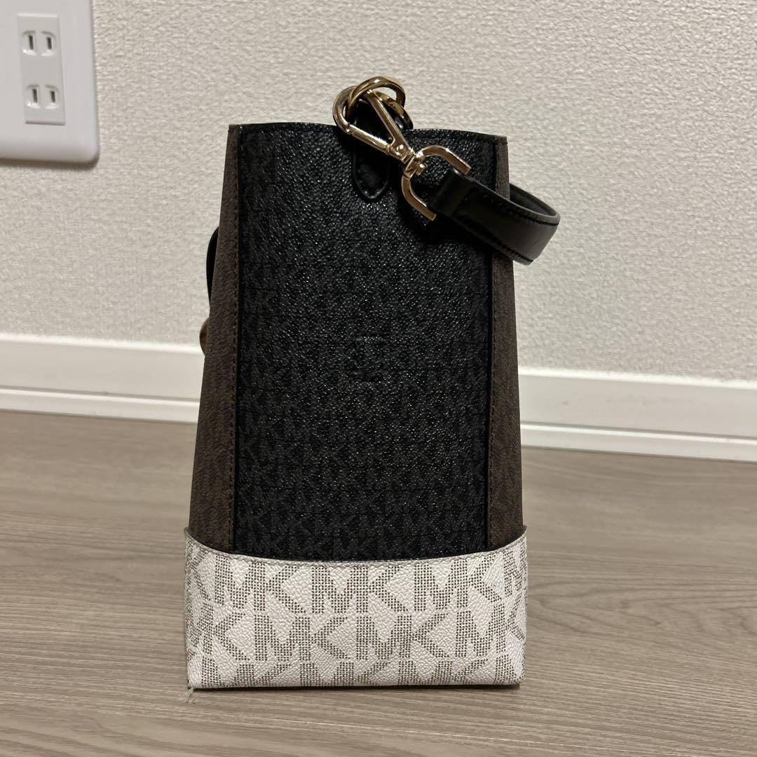 MICHAEL KORS バケットバッグ ブラウン/ホワイト