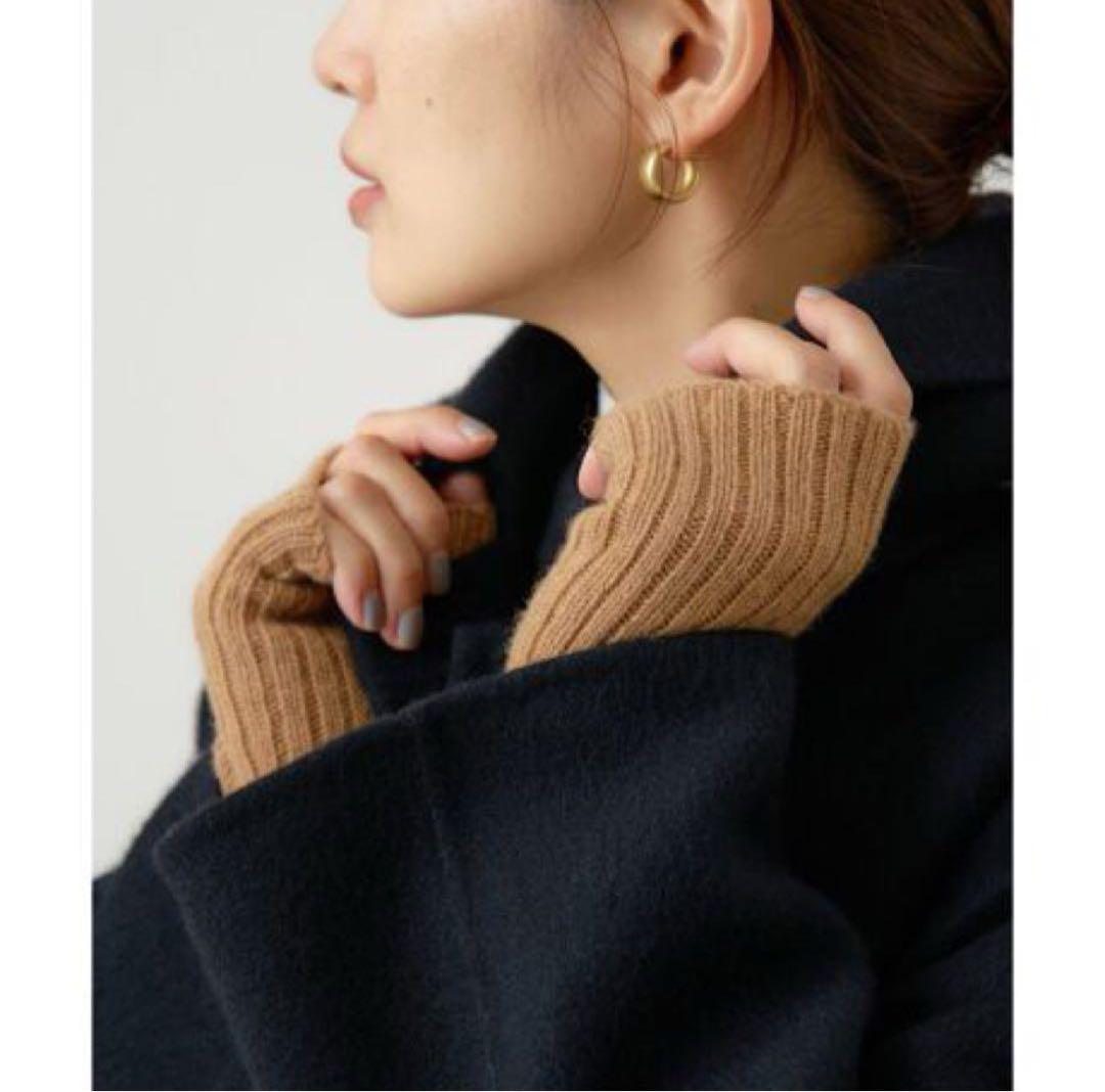 JOHNSTONS  ジョンストンズ　カシミヤリブリストウォーマー　IENA購入