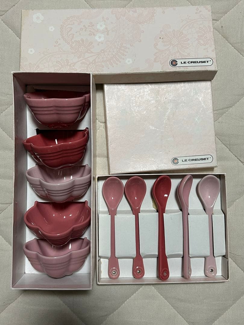 LE CREUSET 花びら型食器セット