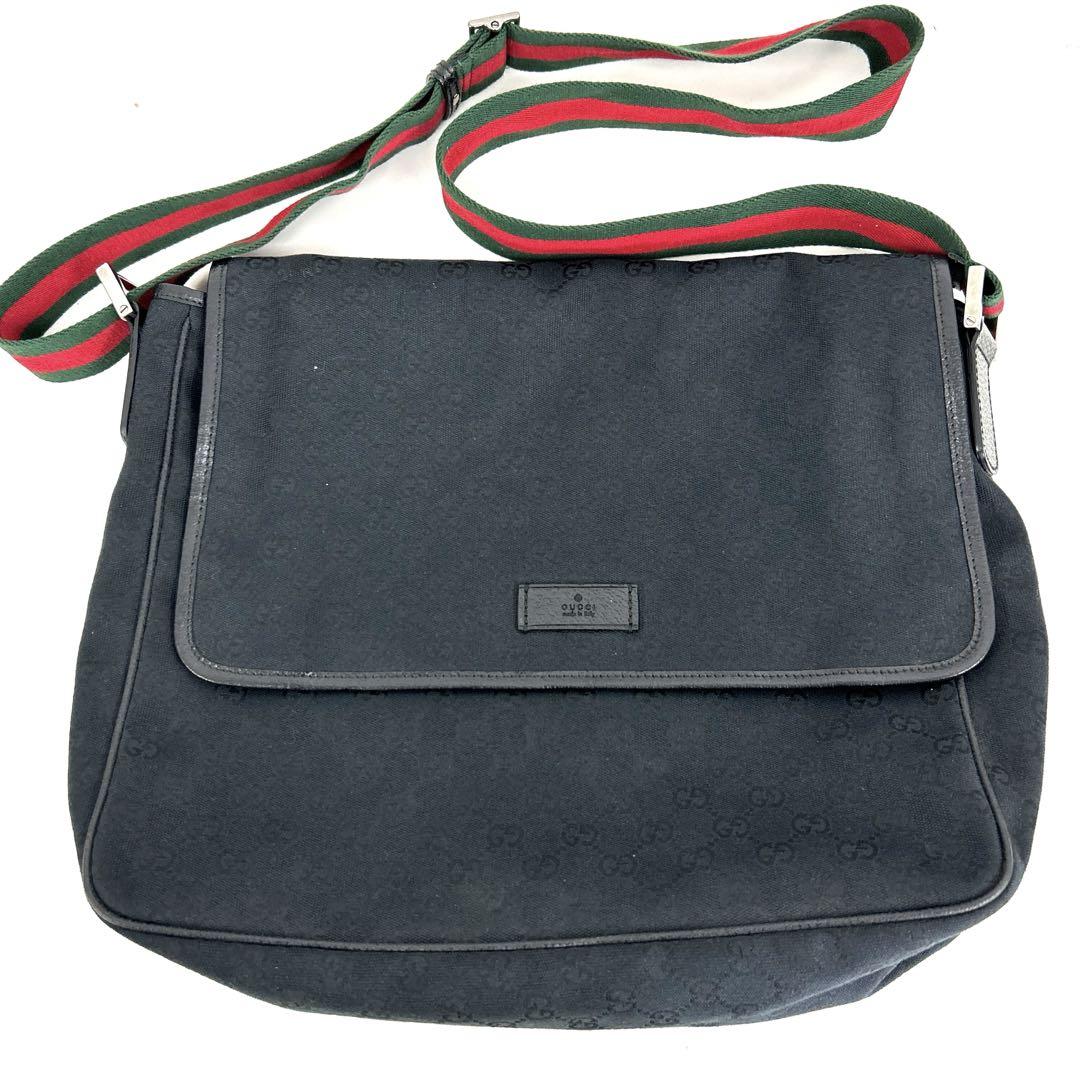 【極美品】GUCCI メッセンジャーバッグ　キャンパス　GG柄